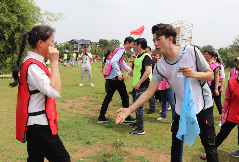 1559636356856371.jpg 中航物業(yè)建行項目戶外拓展活動-6 副本.jpg